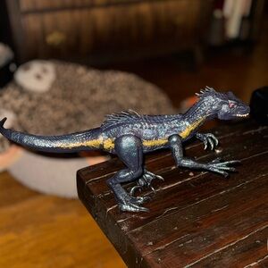 JURASSIC WORLD INDORAPTOR Dinosaur Action Figure